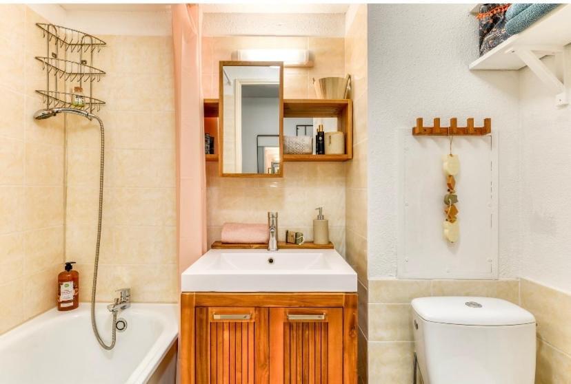 Studio Les Regates Avec Loggia Et Parking Gratuit Plage Du Grazel Gruissan Kültér fotó